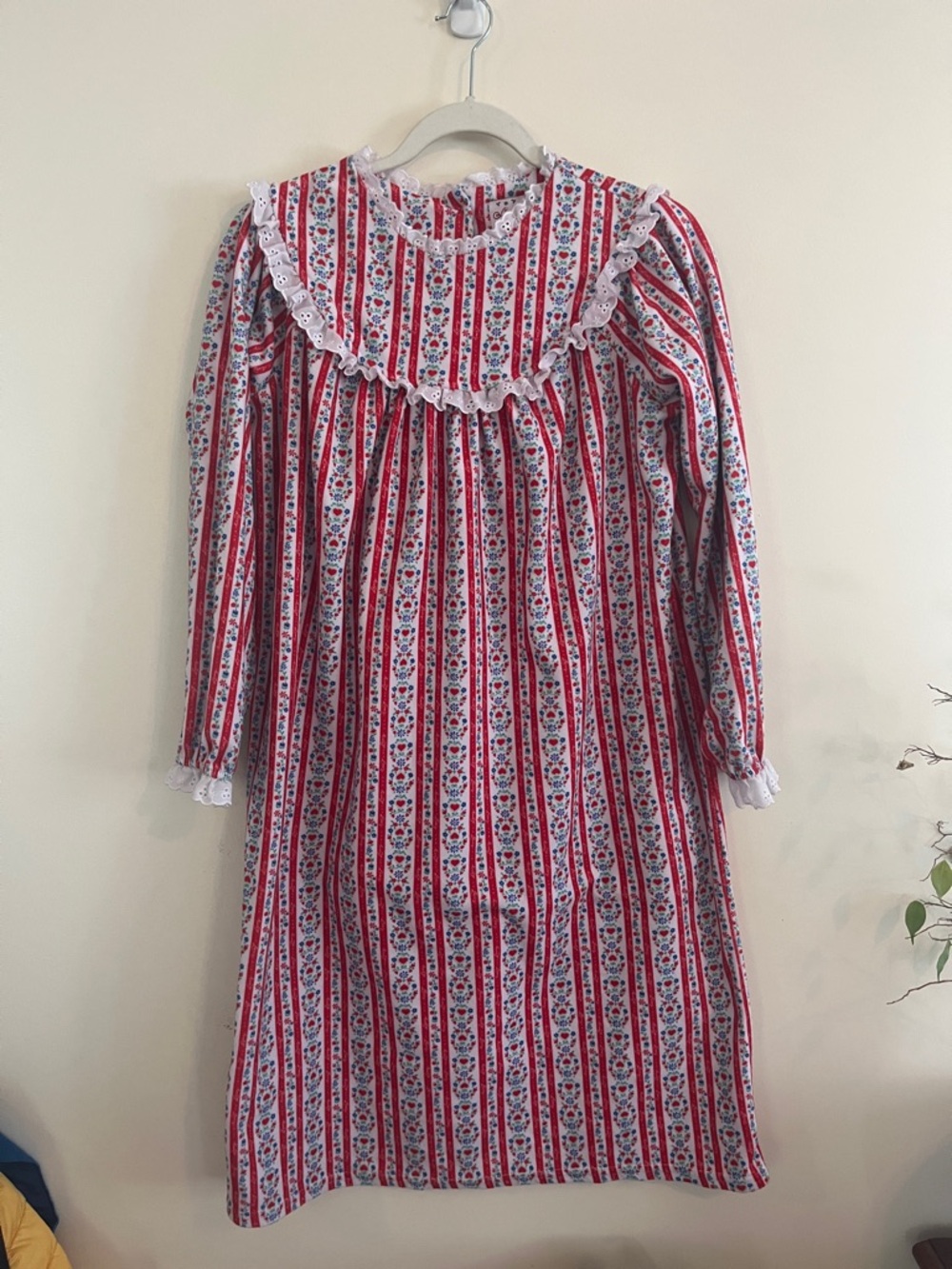 Lanz Tyrolean Nightgown Girls Christmas Classic Fleece Floral Heart‎ L Lace Red
